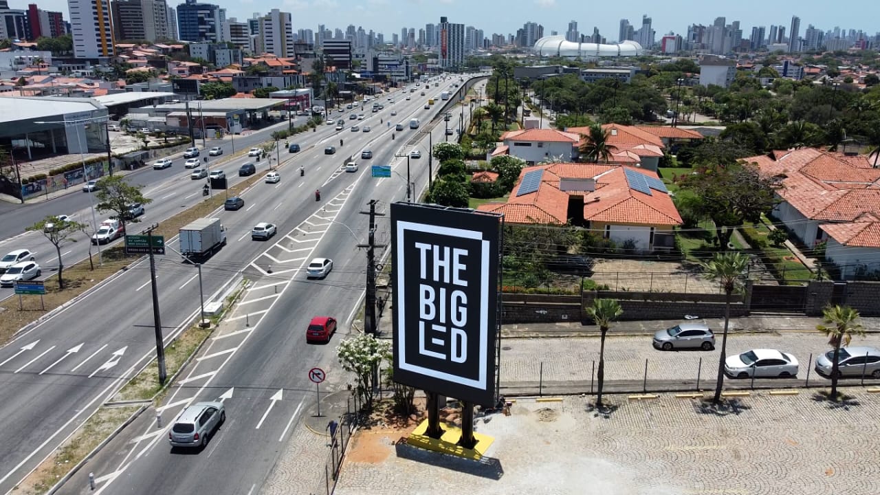 Natal ganha o maior painel de LED de rua do Nordeste; Saiba onde fica