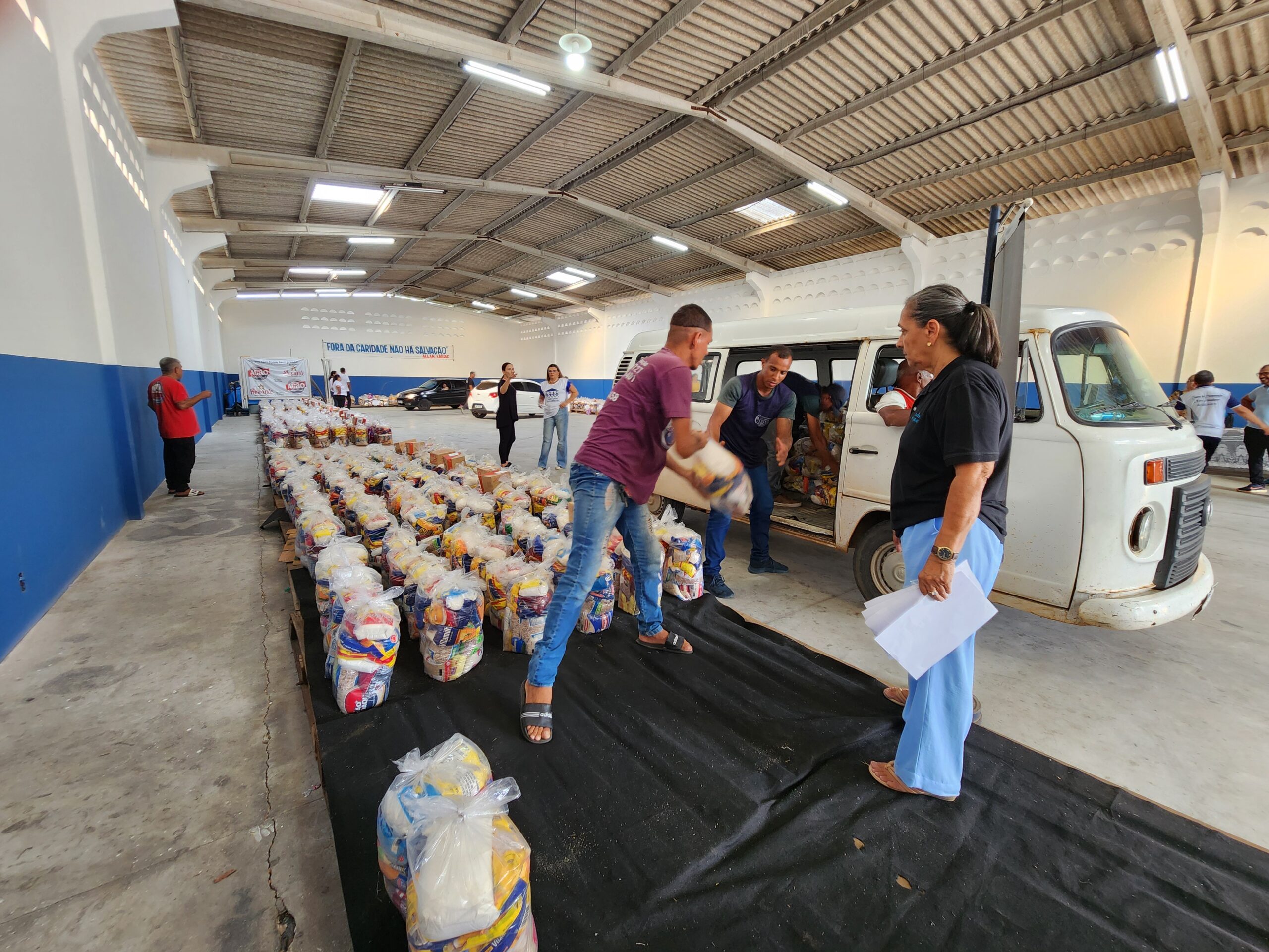 Armazém da Caridade e parceiros realizam entrega de 20 toneladas de alimentos em Natal