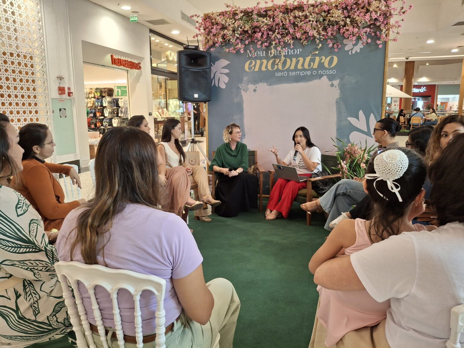 Dia Nacional da Adoção: roda de conversa amplia olhares sobre diferentes formas de maternar