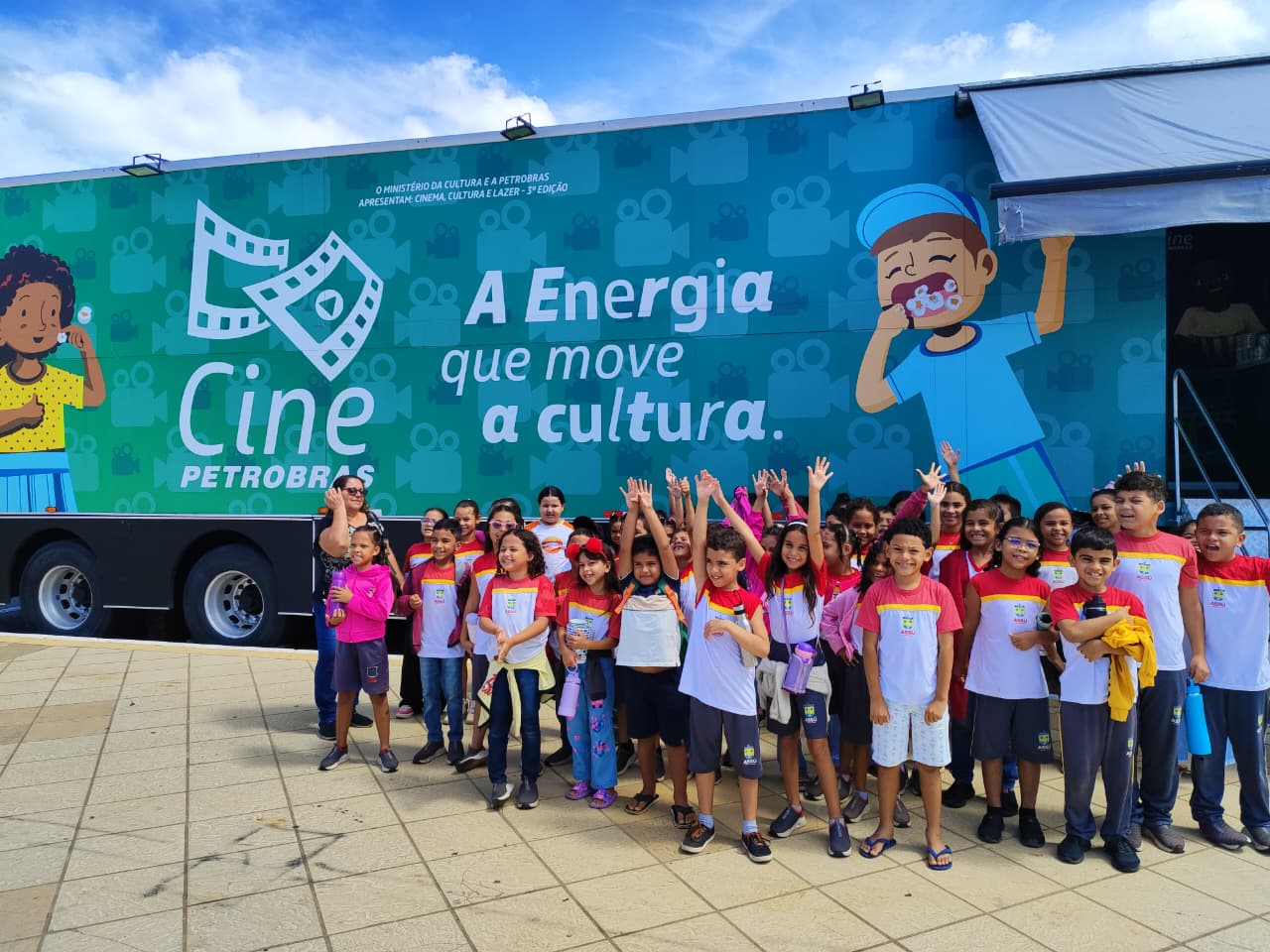 Alunos da rede municipal de Assú participam de sessões gratuitas do Cine Petrobras.