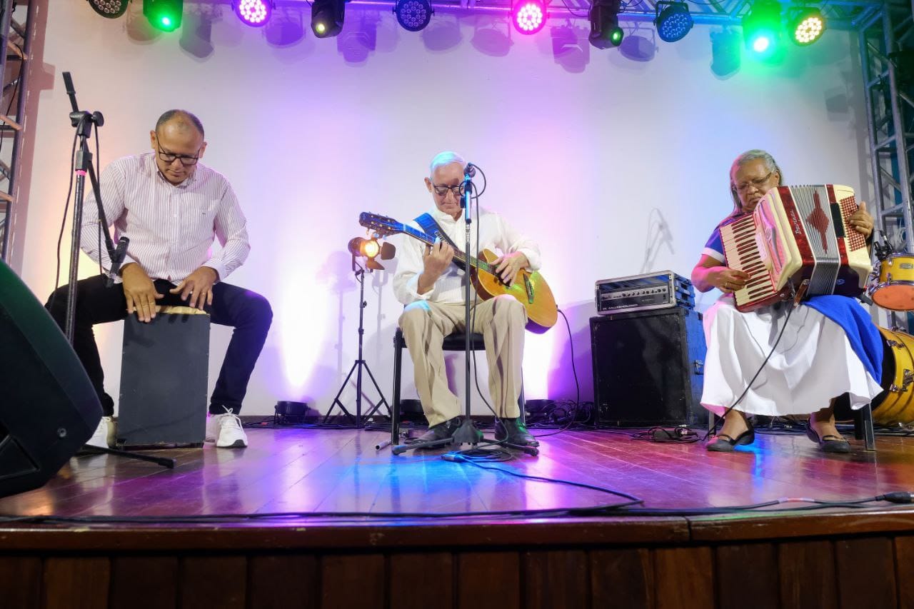 Family 3 sobe ao palco do Som da Mata com muita música instrumental