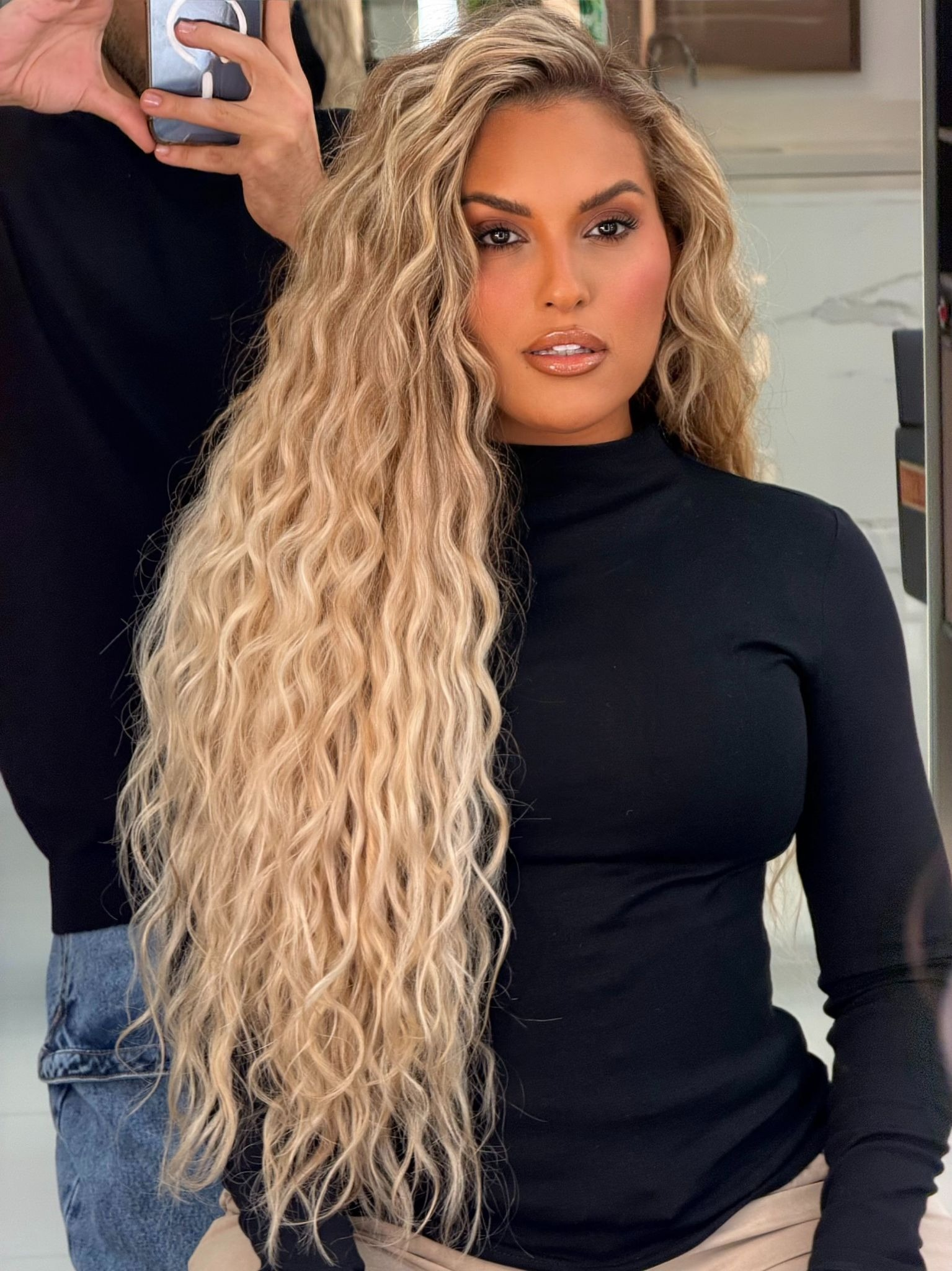 Yara Tchê, ícone do forró, revela novo visual para maratona de mais de 50 shows no São João 2026