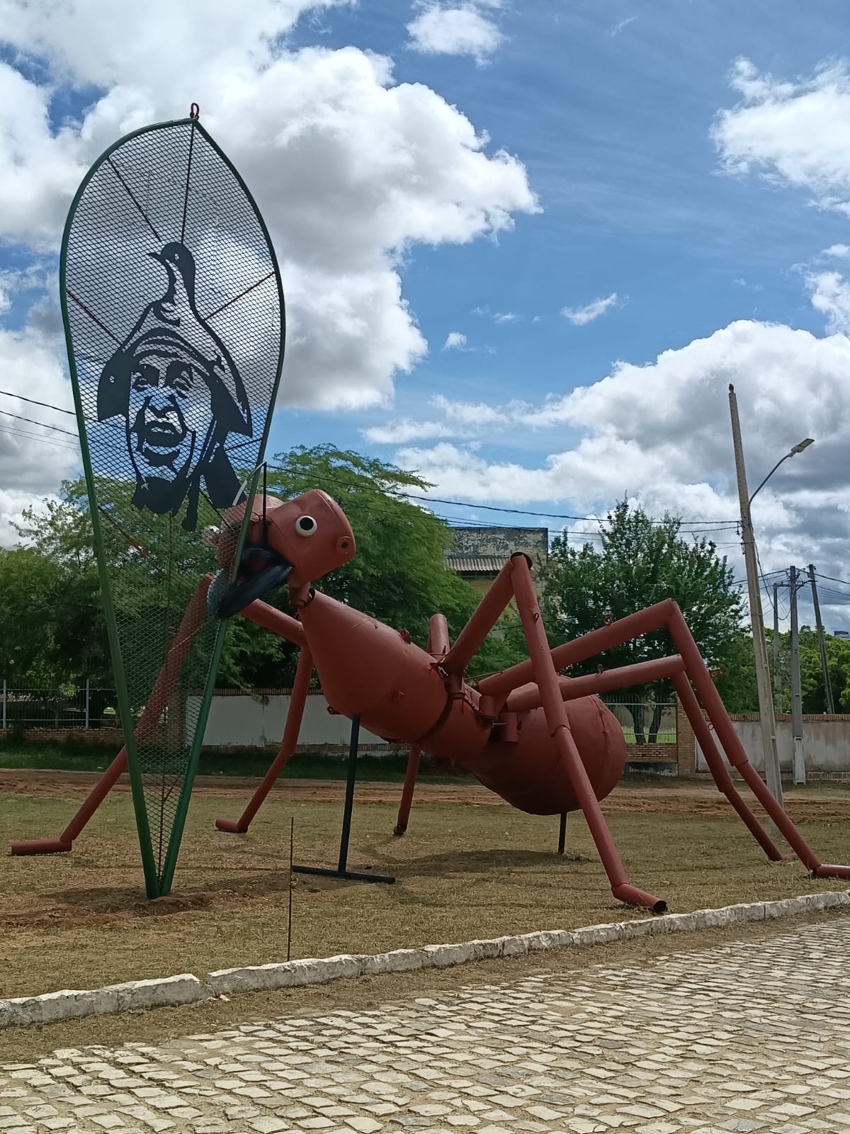 A formiga Gigante de Guaraci Gabriel