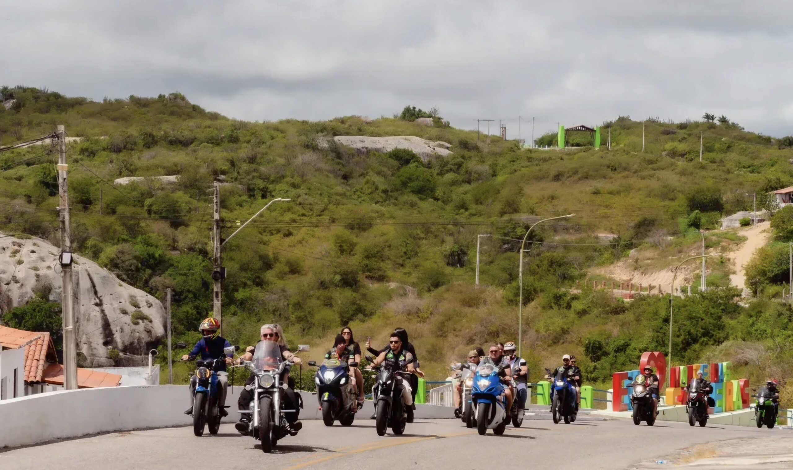 3º Motofest reúne motociclistas e shows de rock durante Festival Gastronômico de Monte das Gameleiras