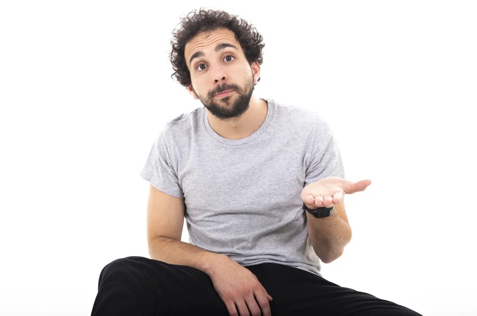 Murilo Couto apresenta novo espetáculo de Stand Up neste domingo (16) no Teatro Riachuelo