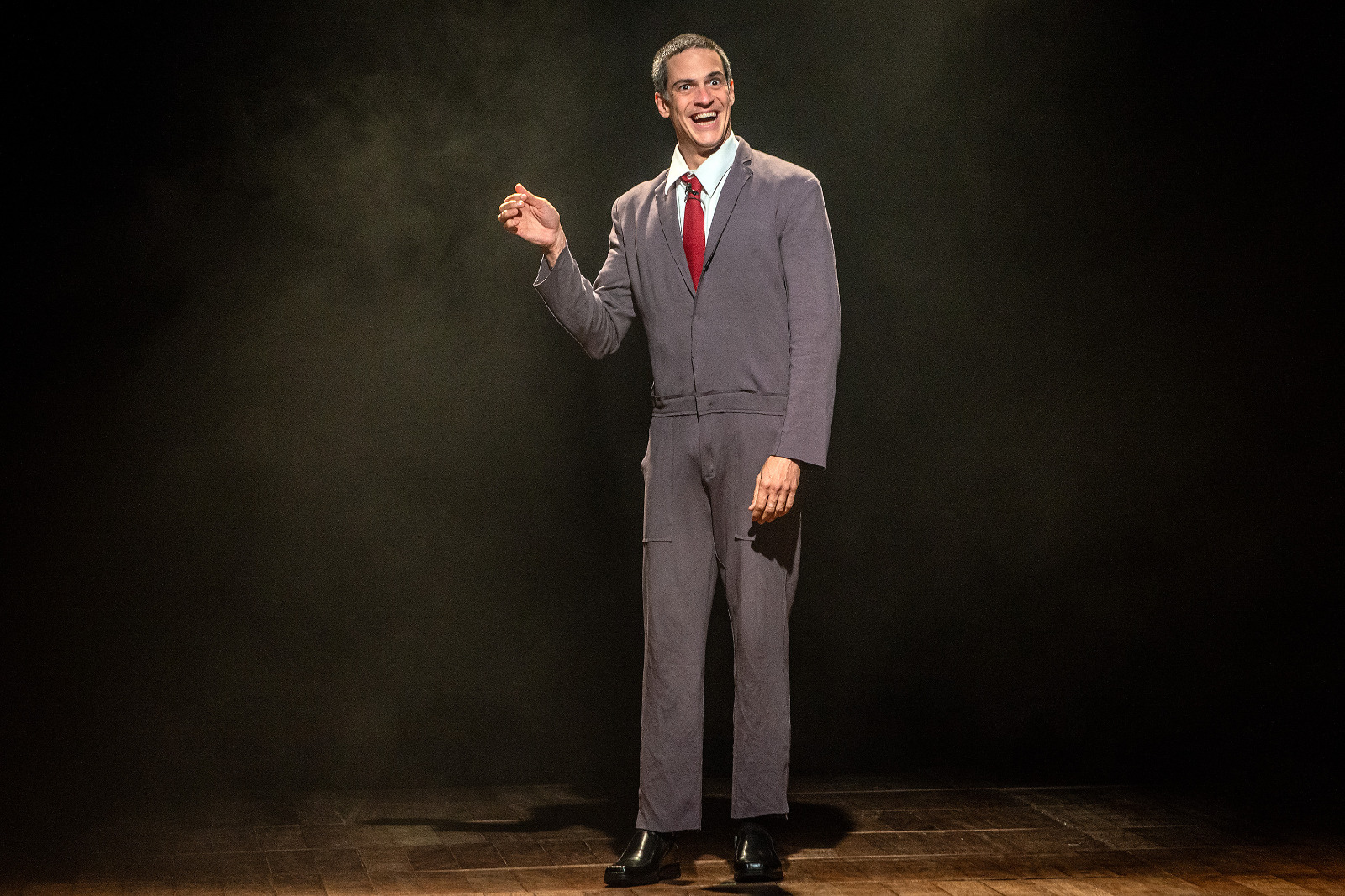 Mateus Solano apresenta comédia dramática “O Figurante” , no Teatro Alberto Maranhão