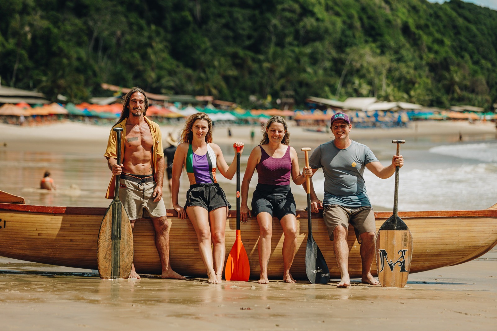 Bicampeã brasileira, equipe de Pipa disputa Mundial de surfe de canoa e articula edição de 2028 no RN
