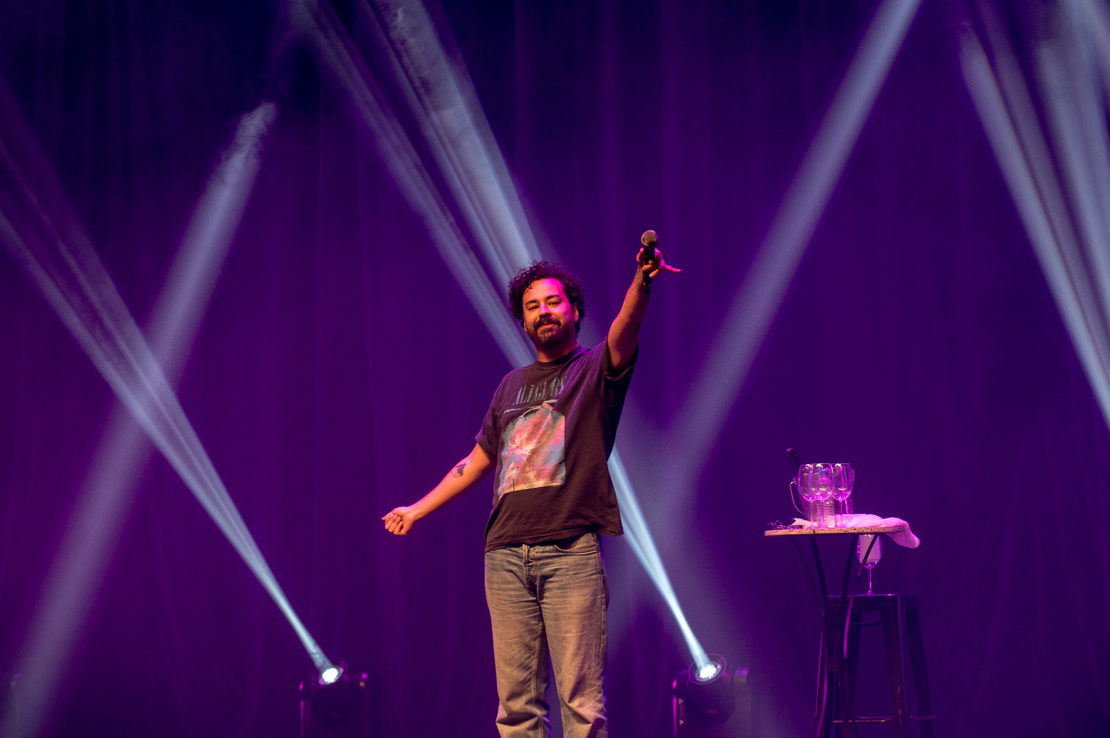 Fernando Pedrosa apresenta “Xaveca a Plateia e Bebe Vinho”, no Teatro Riachuelo