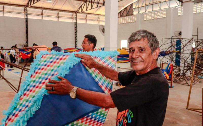 MCJ 2026: Confecção da decoração avança para ganhar ruas e avenidas da cidade