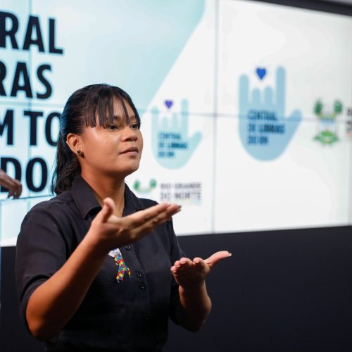 RN passa a contar com Central de Libras para atendimento público