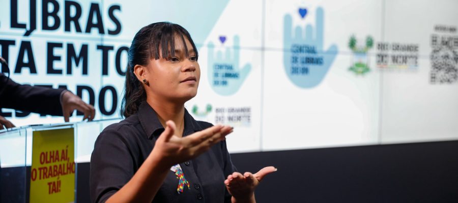 RN passa a contar com Central de Libras para atendimento público