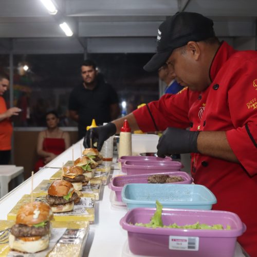 Cozinha Chef Show encerra Festival do Caju com disputa saborosa