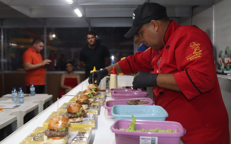 Cozinha Chef Show encerra Festival do Caju com disputa saborosa