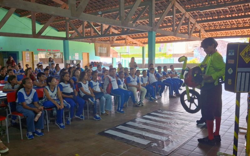 STTU leva teatro e minicidade educativa para escolas de Natal