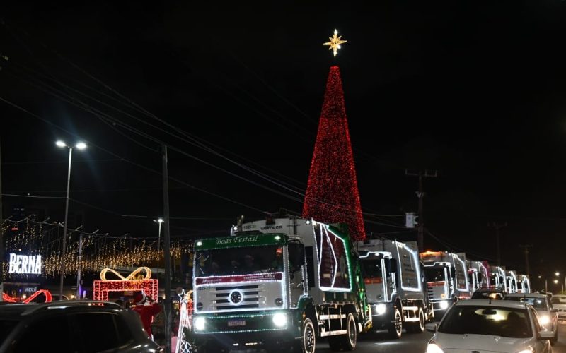 Rota Natalina celebra o Natal com a nova frota de caminhões coletores da Urbana