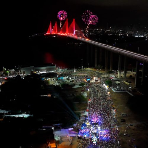 Virada de ano reúne multidão na Redinha com shows e queima de fogos