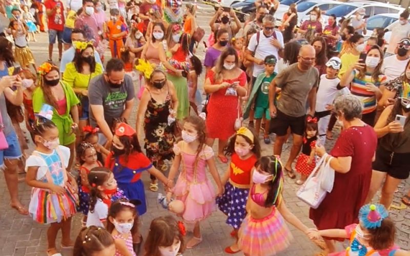 Com bandinha e brincadeiras, Shopping Cidade Verde realiza bailinho de carnaval no FDS