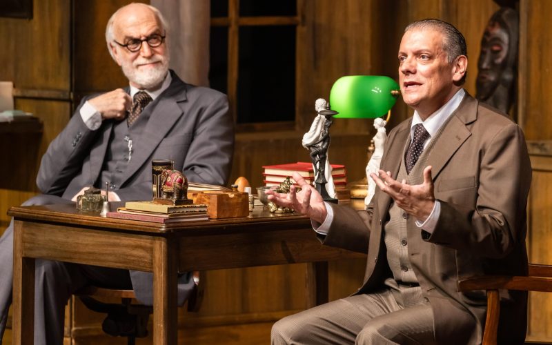Espetáculo “A Última Sessão de Freud” chega ao Teatro Riachuelo, em única apresentação