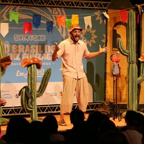Alunos da rede pública participam do espetáculo “Sinfonia dos Brinquedos”, com o projeto Sinta o Som Musical