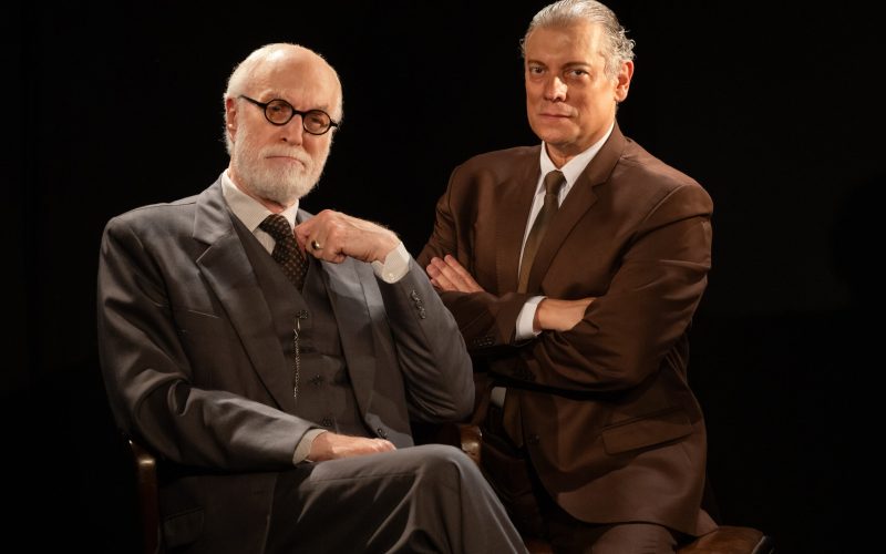 Espetáculo “A Última Sessão de Freud” volta a Natal em duas apresentações no Teatro Riachuelo