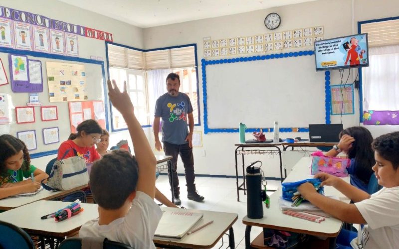 Escola de Natal utiliza filme Divertida Mente para ensinar sobre puberdade