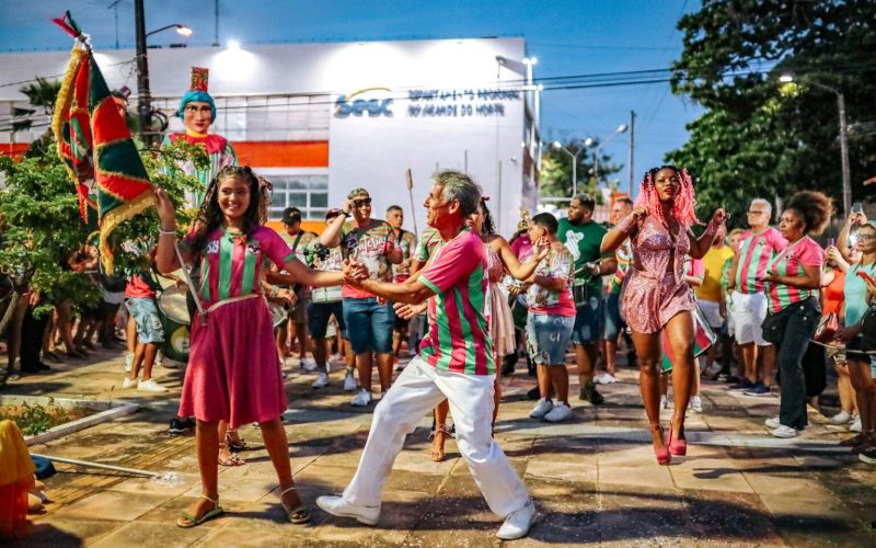 Saulo Fernandes agita o SESC Parada na ladeira no dia 22 de janeiro em Natal