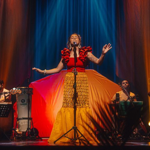 Dani Cruz faz show de encerramento de “Canto de Sol” no Teatro Sandoval Wanderley
