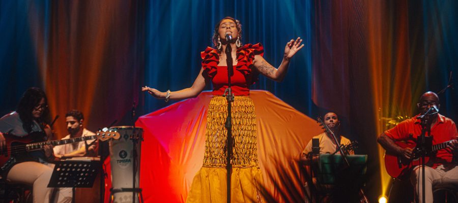 Dani Cruz faz show de encerramento de “Canto de Sol” no Teatro Sandoval Wanderley