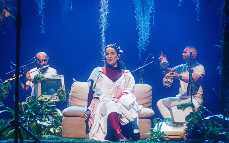 Daniela Fernandes vai lançar o audiovisual “Terráquea” no Teatro Sesc Sandoval Wanderley