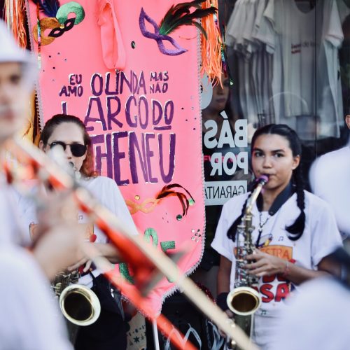 Bloco “Eu amo Olinda, mas não largo do Atheneu” lota as ruas do bairro de Petropólis