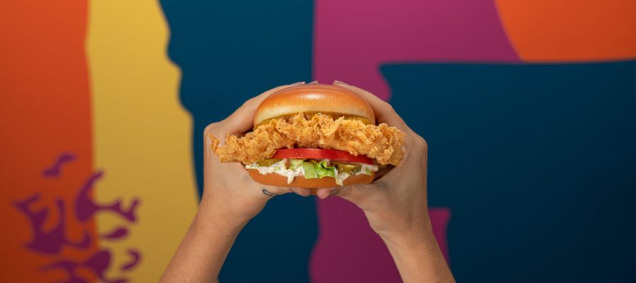 Aussie entra na brincadeira e transforma desafio de pronúncia em nova campanha ‘anti-branding’