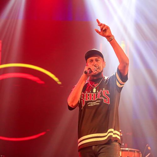 Allan Negão une reggae, música autoral e conscientização em show especial do Agosto Lilás