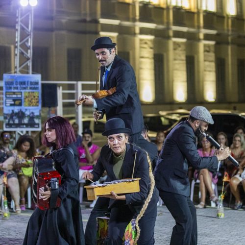 Baía Formosa recebe apresentação teatral gratuita de grupos potiguares
