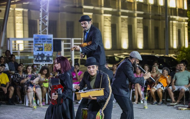 Baía Formosa recebe apresentação teatral gratuita de grupos potiguares