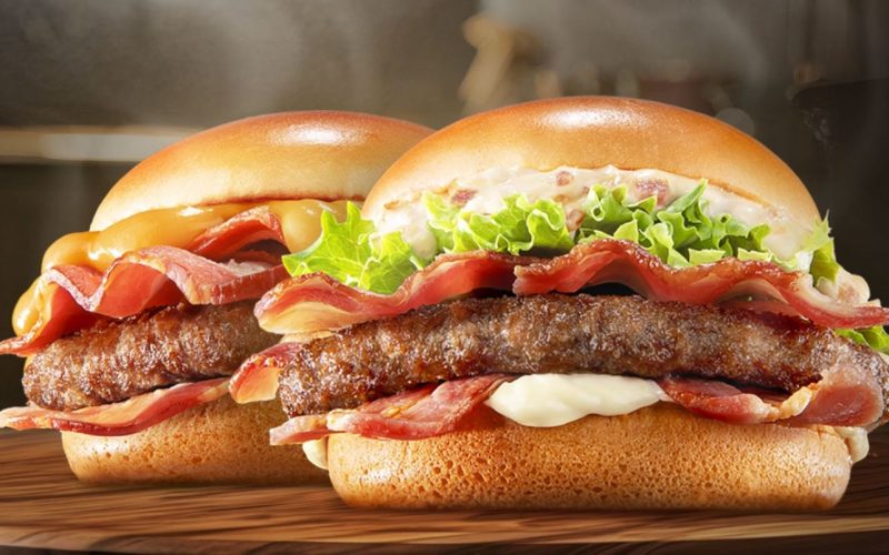 Novidade! Baconzudos do Bob’s traz dois novos sanduíches com o dobro de bacon