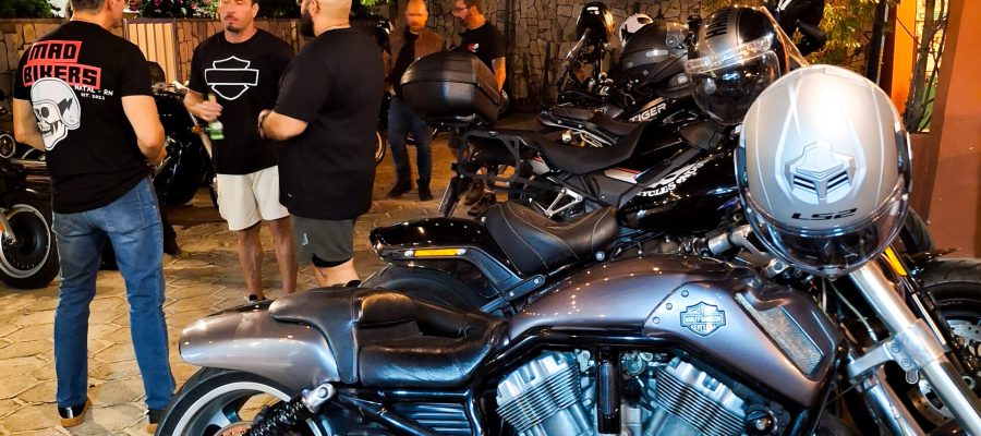 Bar Vô Toin reúne motociclistas e entusiastas para fortalecer cultura custom em Natal