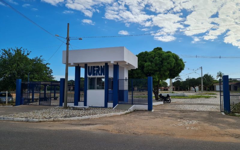 Uern Natal debate arte, resistência e política em alusão ao Dia da Mulher