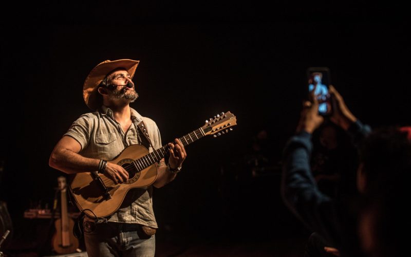 Almir Pessoa chega a Natal com o show “Rodas de Violeiro” neste sábado na Casa da Ribeira