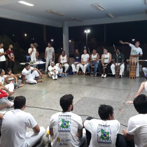 Grupo Capoeira Brasil promove roda de capoeira na Escola de Música