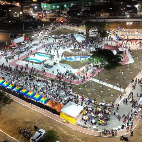 Inauguração de praça no Planalto reúne milhares de pessoas nesta sexta-feira
