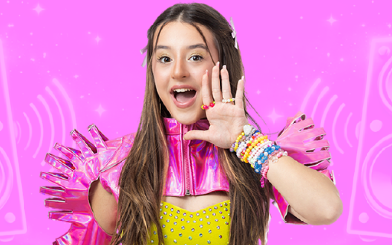 Marcela Jardim apresenta a nova turnê “Boom Explode” no Teatro Riachuelo