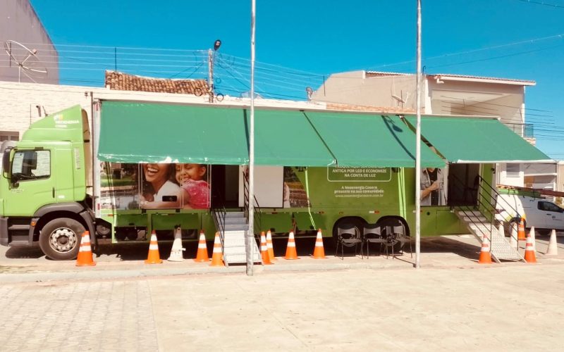 Caicó: moradores podem trocar lâmpadas ineficientes por LED em carreta da Cosern