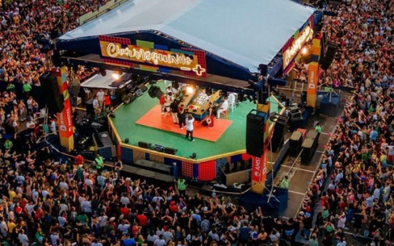 Sábado tem samba, pagode e churrasquinho do Menos é Mais na Arena das Dunas
