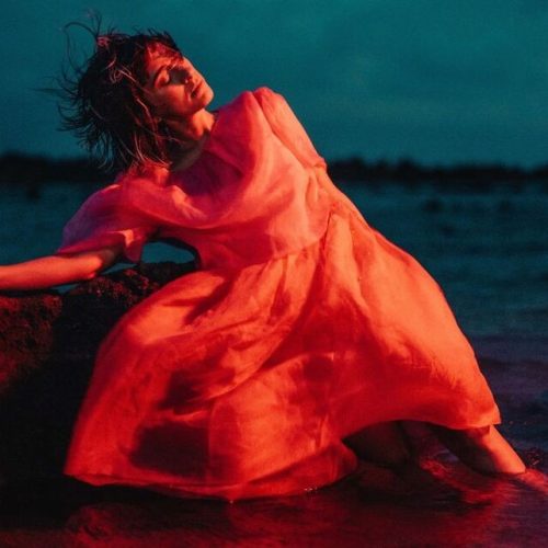 Juliana Linhares apresenta novo show “Até Cansar o Cansaço” , no Teatro Riachuelo