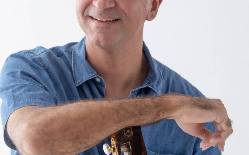 Compositor Vinícius Lins lança álbum de estreia “Tempo de Deus”; Confira o novo trabalho