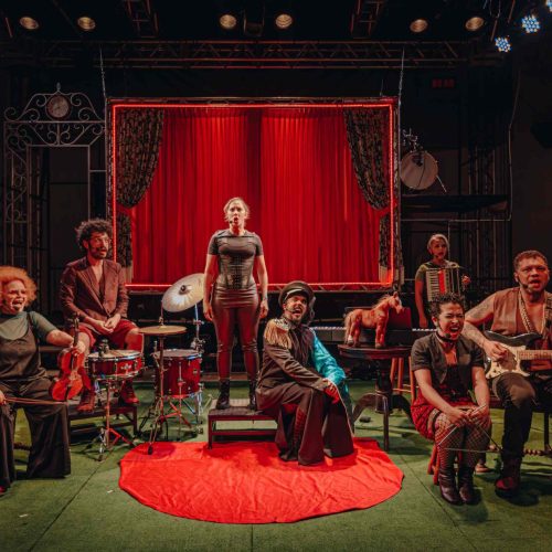 Espetáculo teatral: “Clenyldes & Clenôrys” está de volta ao TAM neste final de semana