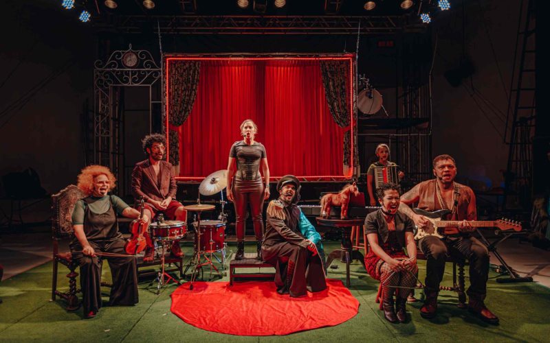 Espetáculo teatral: “Clenyldes & Clenôrys” está de volta ao TAM neste final de semana