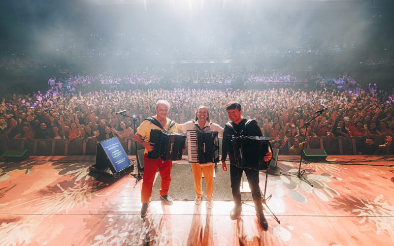 Dorgival Dantas, Waldonys e Flávio José lotam Teatro Riachuelo com Encontro das Sanfonas