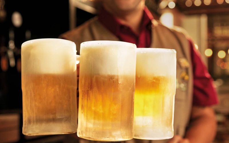 Dia da Cerveja: Outback terá chopp com 50% de desconto durante a noite toda nesta sexta (02)