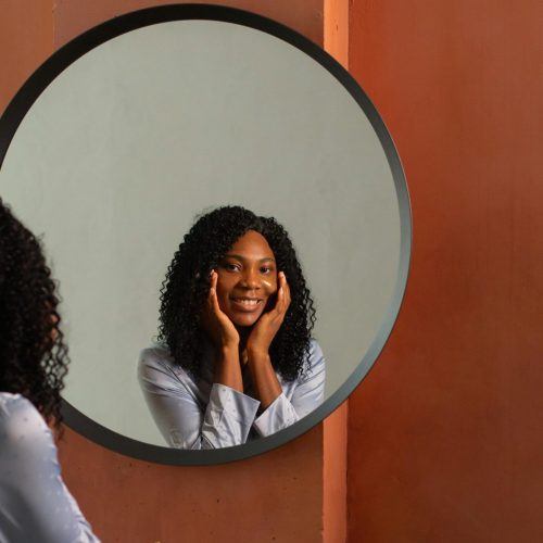 Campanha Janeiro Branco convida população a discutir importância da autoestima